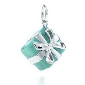 TIFFANY & CO. Blue Box Charm